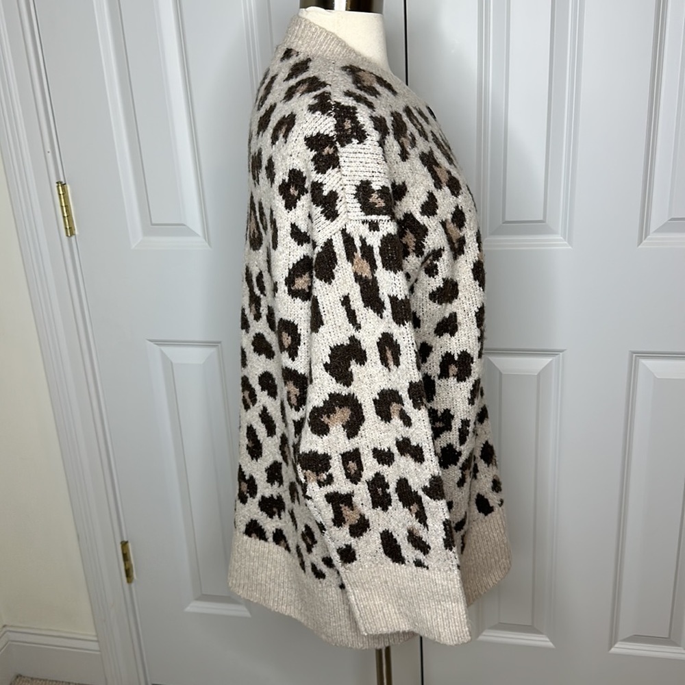 J. Crew Oversized Sweater Cardigan in Leopard Print SzM - Picture 8 of 11
